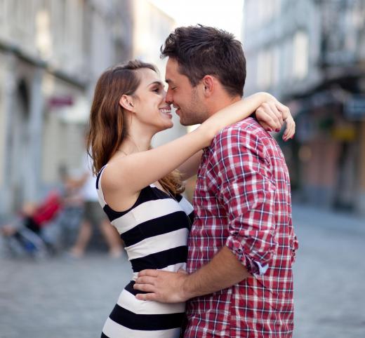 Rules about affection should be outlined prior to an anonymous date.
